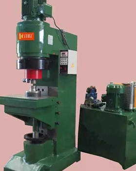 如何選擇合適的鉚接機(jī)廠家？