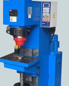 非標(biāo)定制鉚接機(jī)的價格貴嗎？