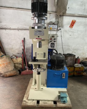 浙江鉚接機廠家進行選擇時應(yīng)該注意哪些問題？