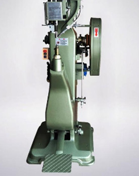 如何選擇徑向鉚接機(jī)生產(chǎn)廠家？