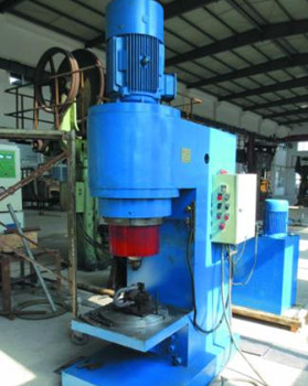 一臺(tái)氣動(dòng)鉚接機(jī)需要多少錢？