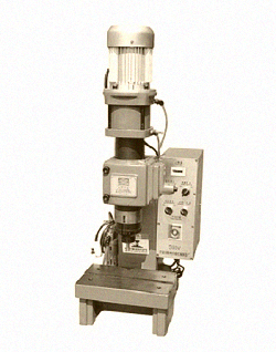 氣壓鉚接機在使用時要注意哪些事項？