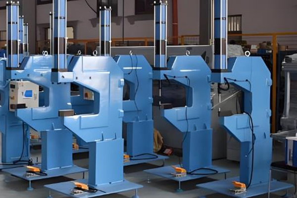 鉚接機(jī)出現(xiàn)小問(wèn)題？教你一招就搞定！